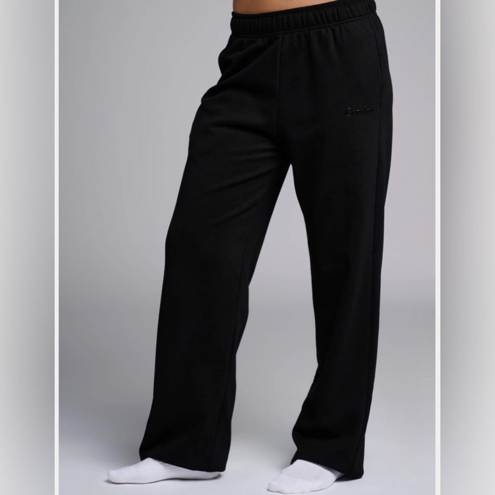 Comfrt Halo Straight Leg Pants in Obsidian NWT